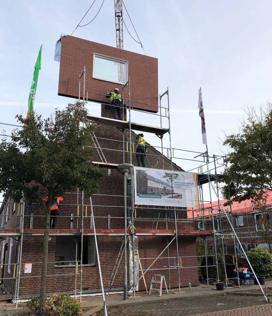NOM woningen | Helden | Energiezuinig | Duurzaam | Projectmanagement | Wonen Limburg | Laride | foto plaatsing voorzetgevel