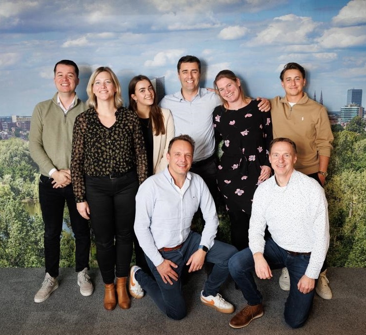 Team-Laride-groepsfoto-vastgoedmanagement-beheer-november-2023-Fotografie-Twycer